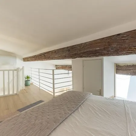 アパート Loft *